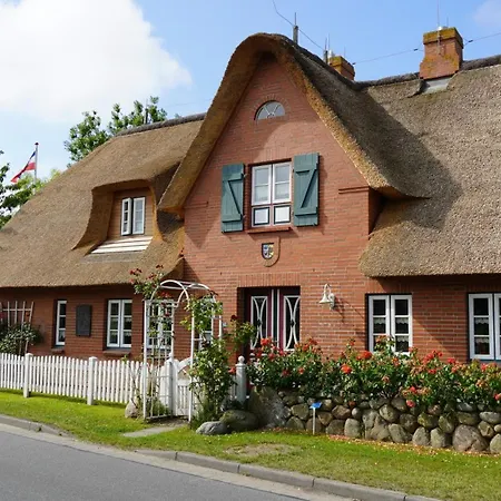 Ferien Unterm Reetdach Whg 01 شقة Oevenum